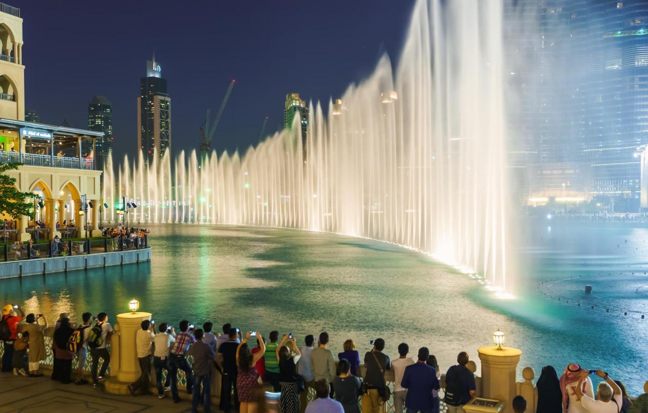 Moevenpick Hotel & Apartments Bur Dubai Esterno foto The Dubai Fountain