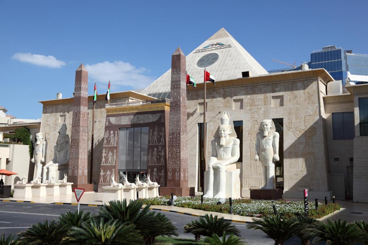 Moevenpick Hotel & Apartments Bur Dubai Esterno foto The museum in 2015