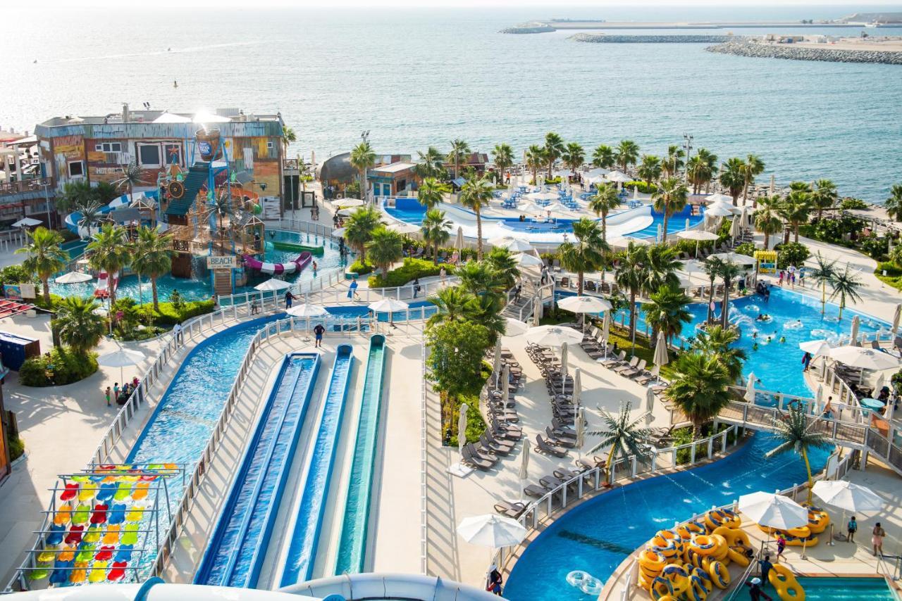 Moevenpick Hotel & Apartments Bur Dubai Esterno foto Aerial view of Atlantis Waterpark
