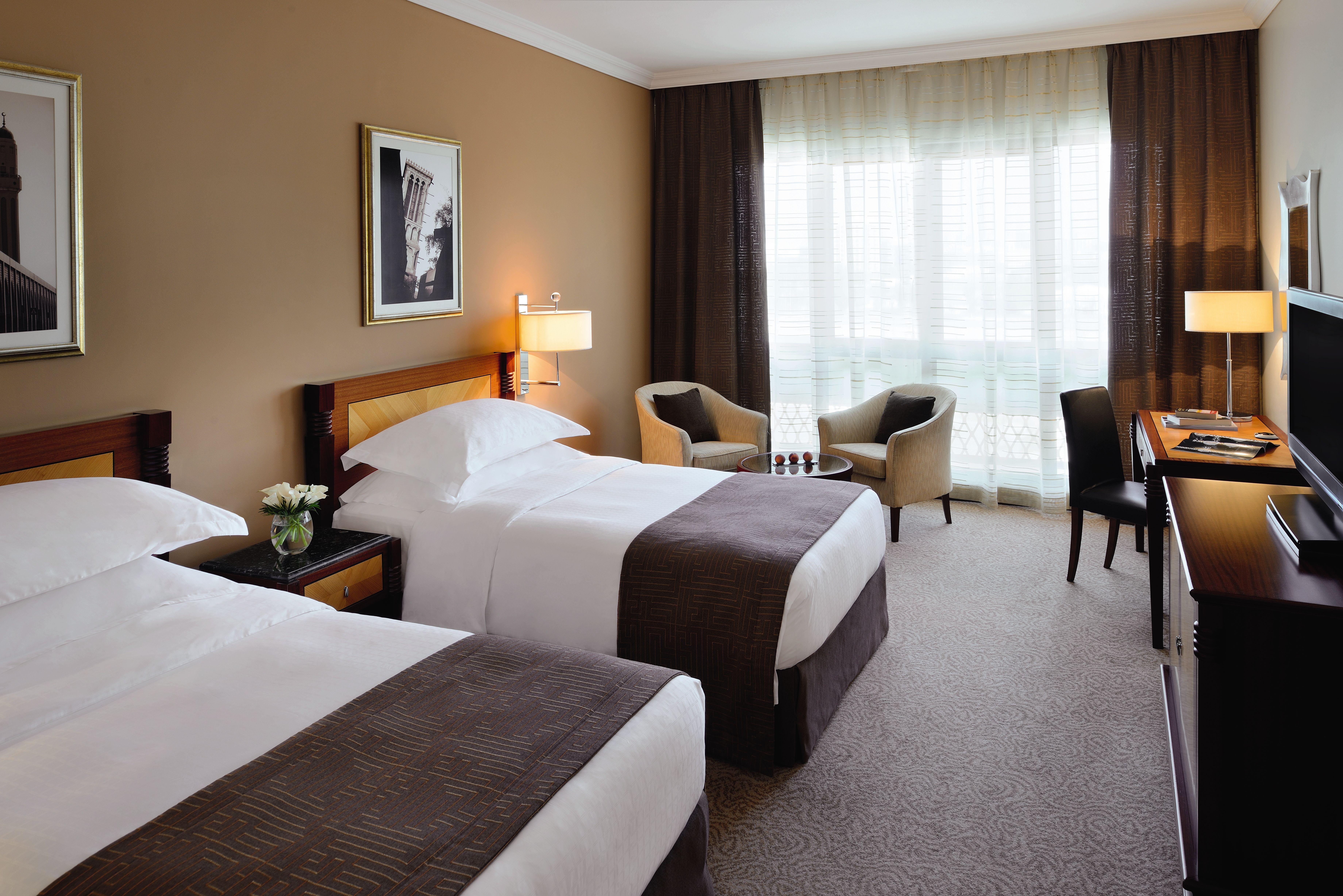 Moevenpick Hotel & Apartments Bur Dubai Esterno foto A room at the hotel
