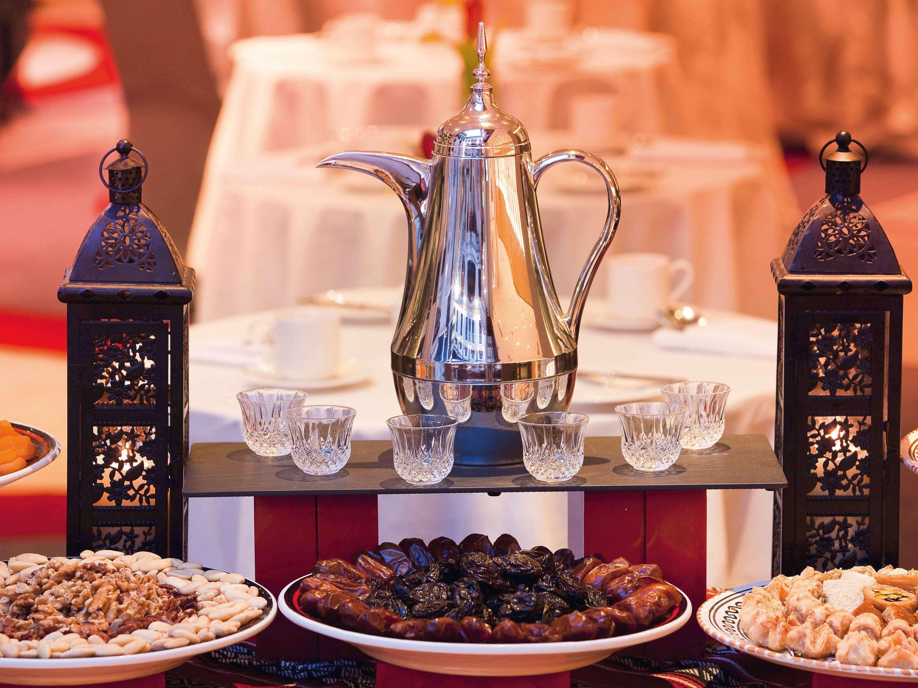 Moevenpick Hotel & Apartments Bur Dubai Esterno foto Arabic coffee pot
