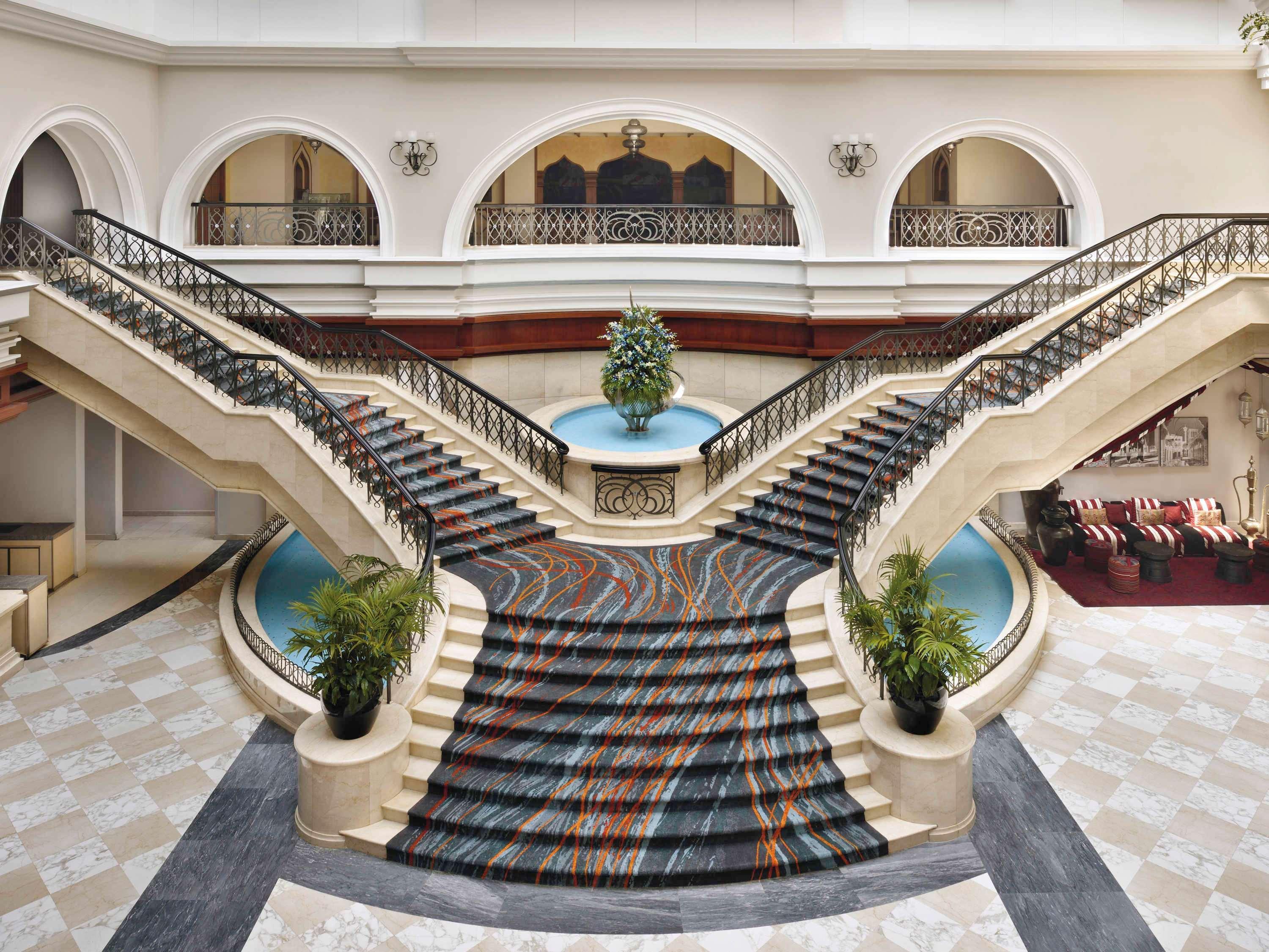 Moevenpick Hotel & Apartments Bur Dubai Esterno foto The Grand Staircase