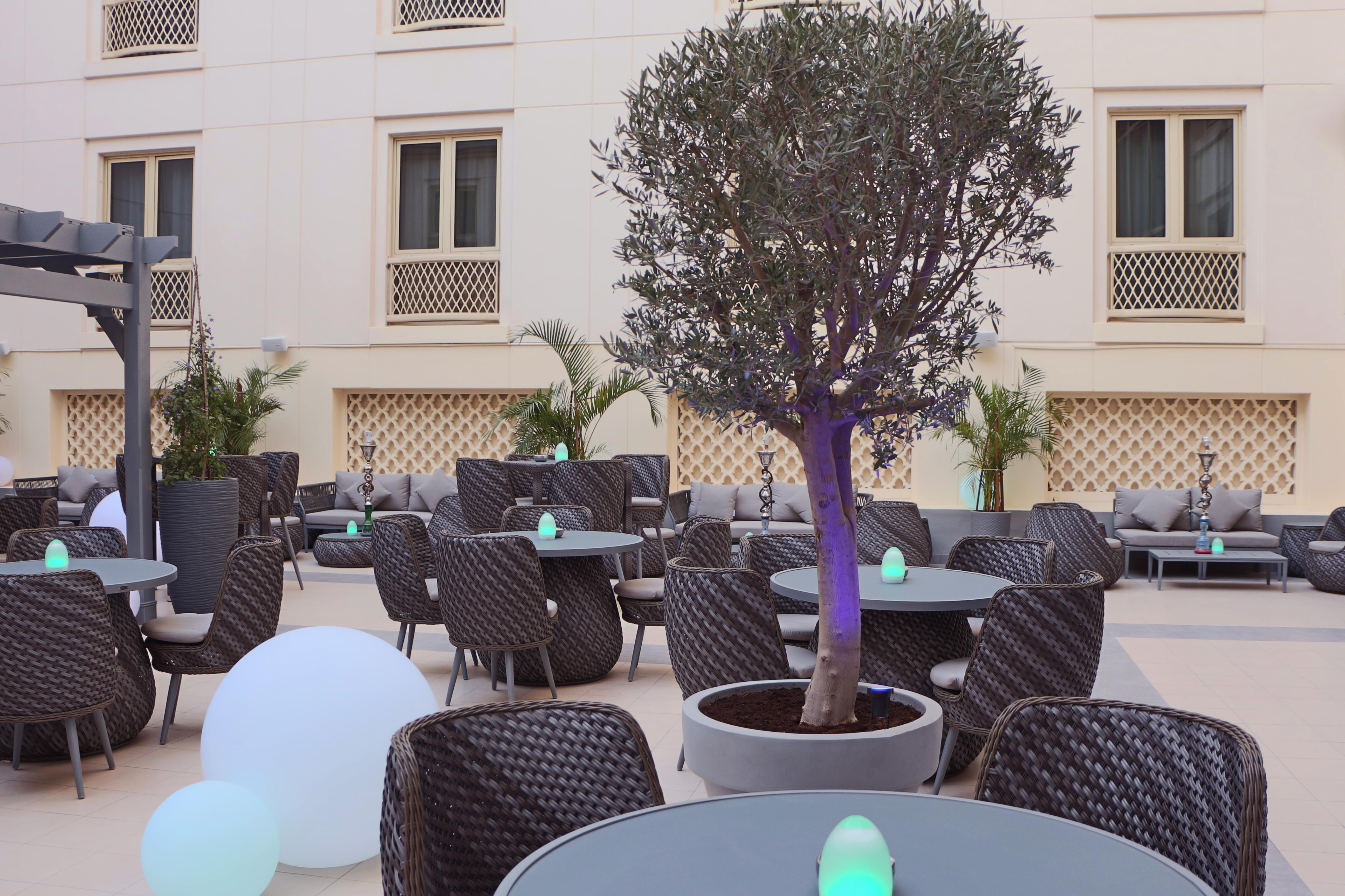 Moevenpick Hotel & Apartments Bur Dubai Esterno foto The Terrace