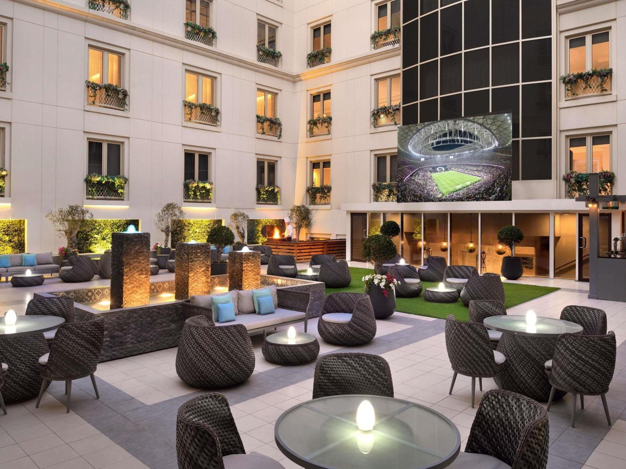 Moevenpick Hotel & Apartments Bur Dubai Esterno foto